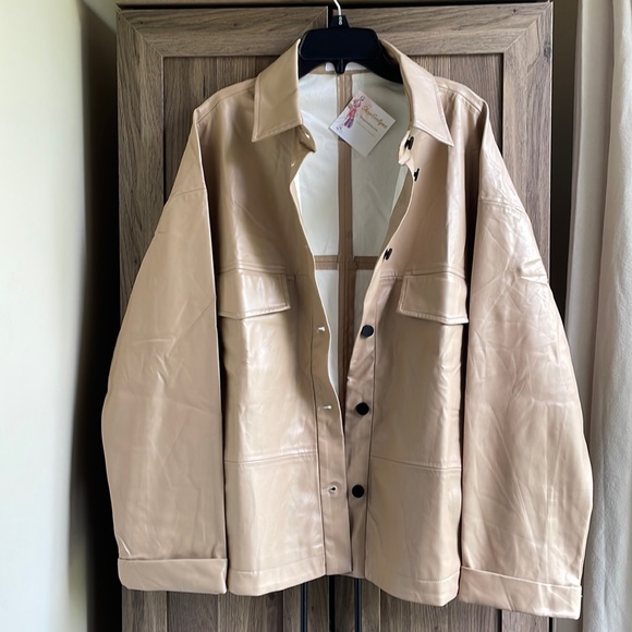 IN BEIGE Most Fabulous Faux Leather Jacket with side pockets - Picture 9 of 9